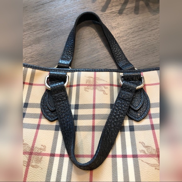 SOLD Authentic Burberry Haymarket Check Tote - Picture 4 of 8